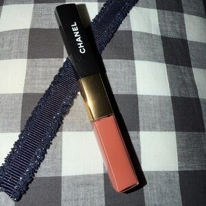 CHANEL LE ROUGE DUO ULTRA TENUE Liquid Lip Colour Color 188 Caramel Beige